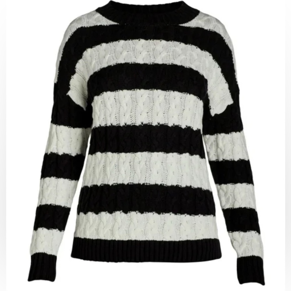Time and Tru Black & White Knitted Crewneck
